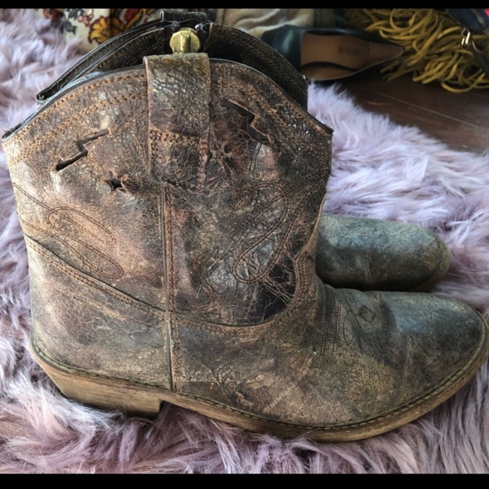 Steve Madden Short cowboy Boots size 10 / 11
